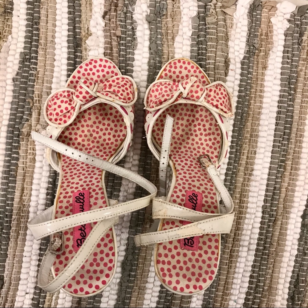 Betseyville fabric and patent leather sandals. Size 6M. Good used condition - Picture 11 of 11